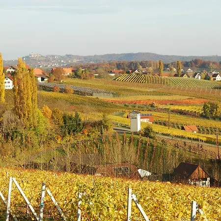 Privatunterkunft Winzerhof Familie Kloeckl *